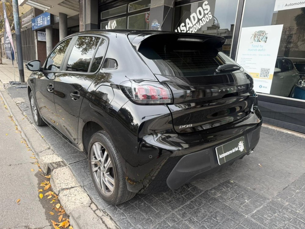 Peugeot 208 Feline — foto 14